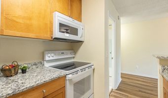 75 S REYNOLDS St 318, Alexandria, VA 22304