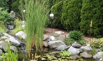 55 Hunter Ave, Newport, RI 02840