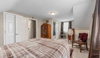 958 Cornell Dr, Alliance, OH 44601