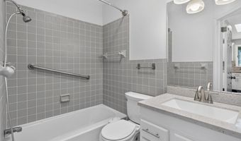 6 Loudon Pkwy, Albany, NY 12211
