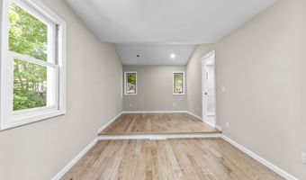 110 Minturn Rd, Bridgeport, CT 06606