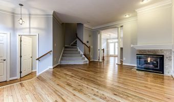 953 HARRISON Cir, Alexandria, VA 22304