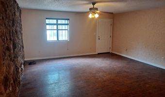 614 N 11th St, Carlsbad, NM 88220