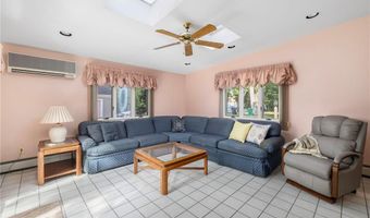 154 Chapmans Ave, Warwick, RI 02886
