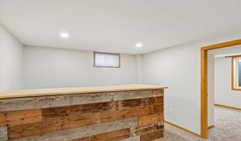 621 SE 4th St, Ankeny, IA 50021