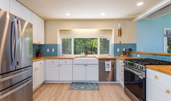 89-780 HUANUI St, Captain Cook, HI 96704