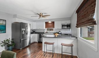 1718 SCHAEFER Cir, Appleton, WI 54915