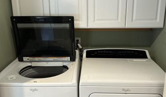 206 Edgewater Dr, Algonac, MI 48001