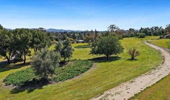 942 Ridge Heights Dr, Fallbrook, CA 92028