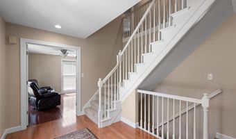 603 Rue Montand Dr, Ballwin, MO 63011