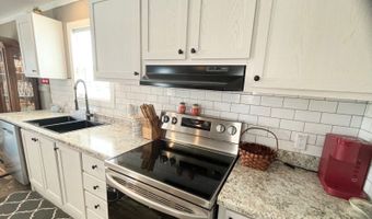 858 S Robert Ave, Avon Park, FL 33825