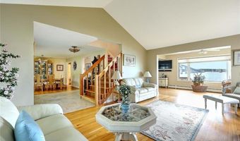129 Seaside Dr, Jamestown, RI 02835