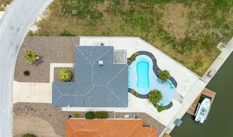 1074 S Bay St, Aransas Pass, TX 78336