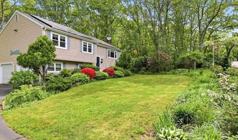 17 Briggs Ave, Bourne, MA 02532
