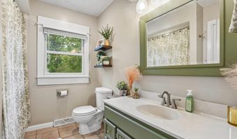 2101 NW 2nd St, Ankeny, IA 50023