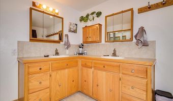 1069 W PLAINS Rd, Cheyenne, WY 82009