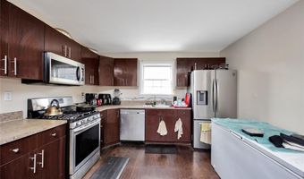 59 Oak St, Amityville, NY 11701