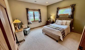 20 Mulberry Ln, Babbitt, MN 55731