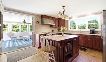 45 Sunset Hill Rd, Bradford, NH 03221