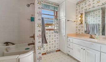 513 E GREENFIELD St, Appleton, WI 54911