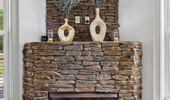 10514 E Brainerd Rd, Apison, TN 37302