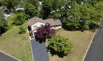 540 Sherman Ave, Belford, NJ 07718