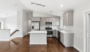 29 Calumet Ave, Johnston, RI 02919