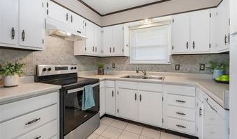961 Yale Dr, Bartlesville, OK 74006