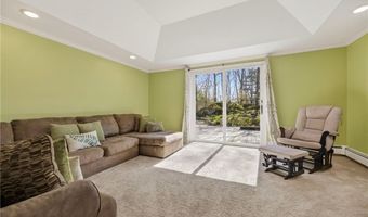 13 Pigeon Hill Cv, Hopkinton, RI 02808