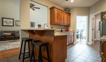 65 Overlook Dr, Hull, GA 30646
