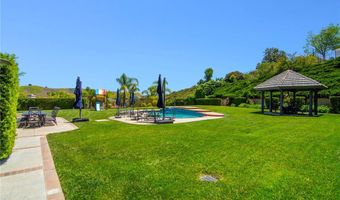 29302 Laro Dr, Agoura Hills, CA 91301