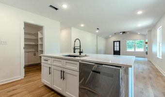 430 Main St, Bauxite, AR 72011