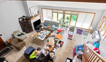 27050 W Wilmot Rd, Antioch, IL 60002