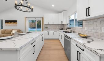 7118 Stanford Ave, La Mesa, CA 91942