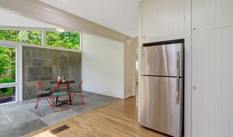 7413 REBECCA Dr, Alexandria, VA 22307