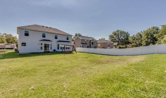 253 Village Creek Dr Dr, Ballwin, MO 63021
