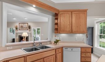 11 BURR HILL Dr, Berlin, MD 21811