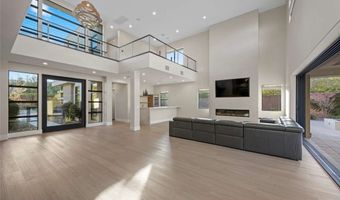 36 Hunting Horn Dr, Las Vegas, NV 89135