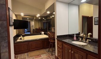385 Cochran Rd, Aurora, OH 44202