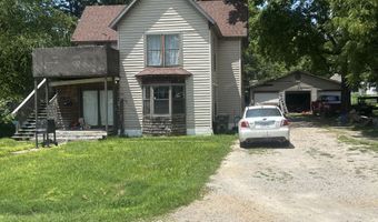 135 W Springfield St, Aurora, MO 65605