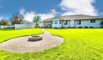 1702 Northview Ln, Aberdeen, SD 57401