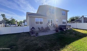 6 Spring St, Beachwood, NJ 08722