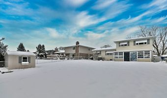 231 N Flora Pkwy, Addison, IL 60101