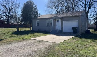 905 S Griffith Ave, Aurora, MO 65605