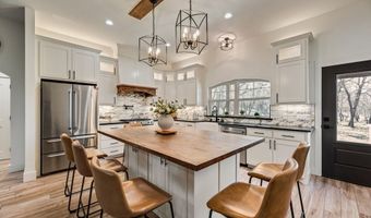 245 Creek Crossing St, Alvord, TX 76225