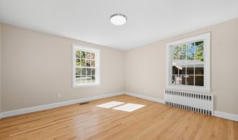 90 Battle St, Bristol, CT 06010