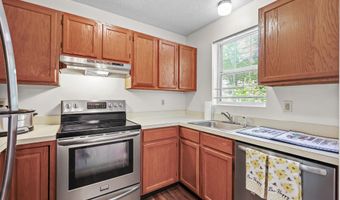745 Merrow Rd APT 171, Coventry, CT 06238