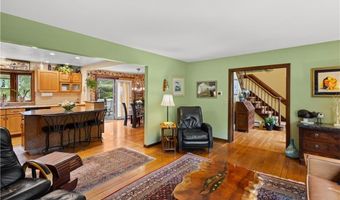 10 Bartlett Rd, Middletown, RI 02842