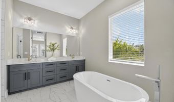 614 PINCKNEY Dr, Apollo Beach, FL 33572