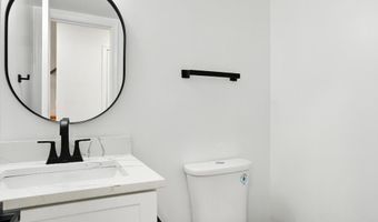 2339 N POWHATAN St, Arlington, VA 22205
